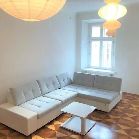 Ljubljana's Town Square Appartement *